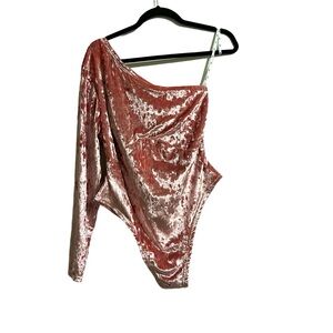 NWT Yitty by Lizzo Fabletics Plusshy Asymmetrical Bodysuit Peach Velvet Size 1X